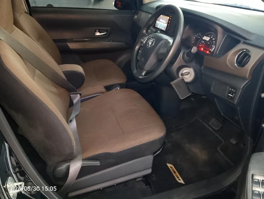 Foto Mobil Bekas Kabin Depan Toyota Calya 1.2 G tahun 2021