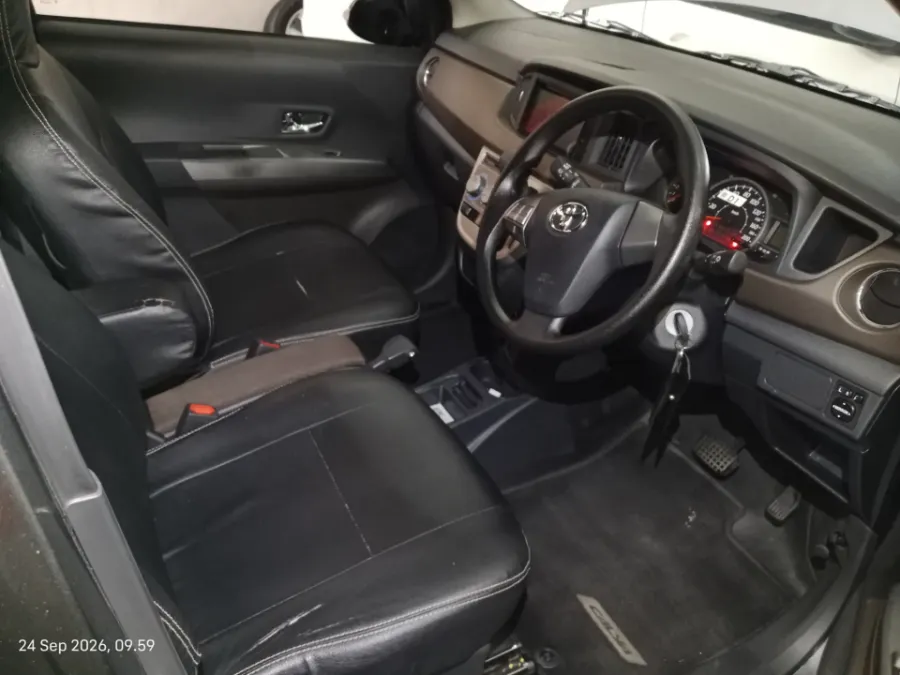Foto Mobil Bekas Kabin Depan Toyota Calya 1.2 G tahun 2021