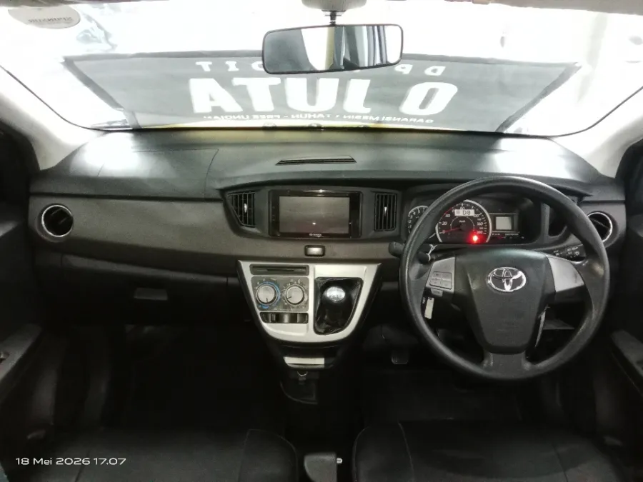 Foto Mobil Bekas Dashboard Toyota Calya 1.2 G tahun 2022