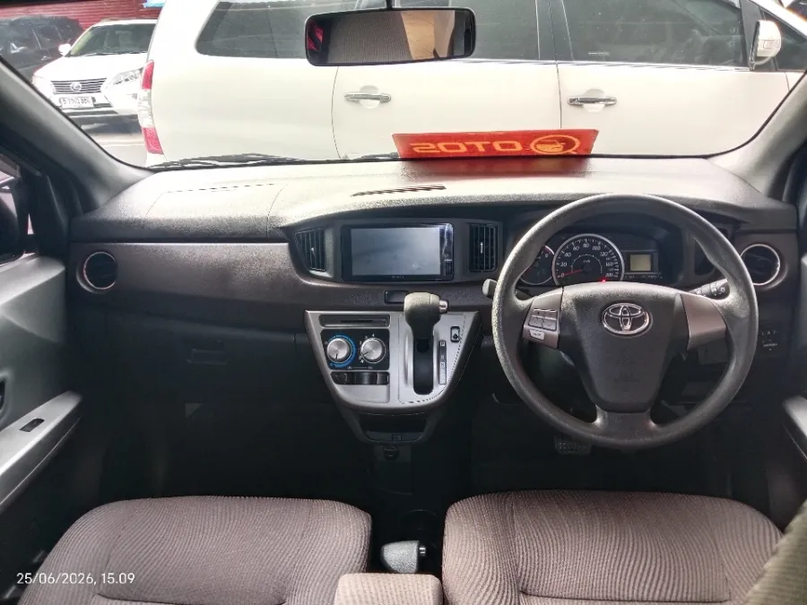 Foto Mobil Bekas Dashboard Toyota Calya 1.2 G tahun 2022