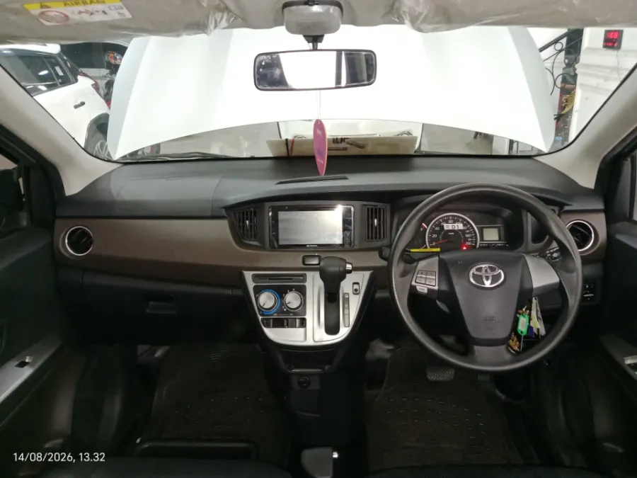 Foto Mobil Bekas Dashboard Toyota Calya 1.2 G tahun 2022