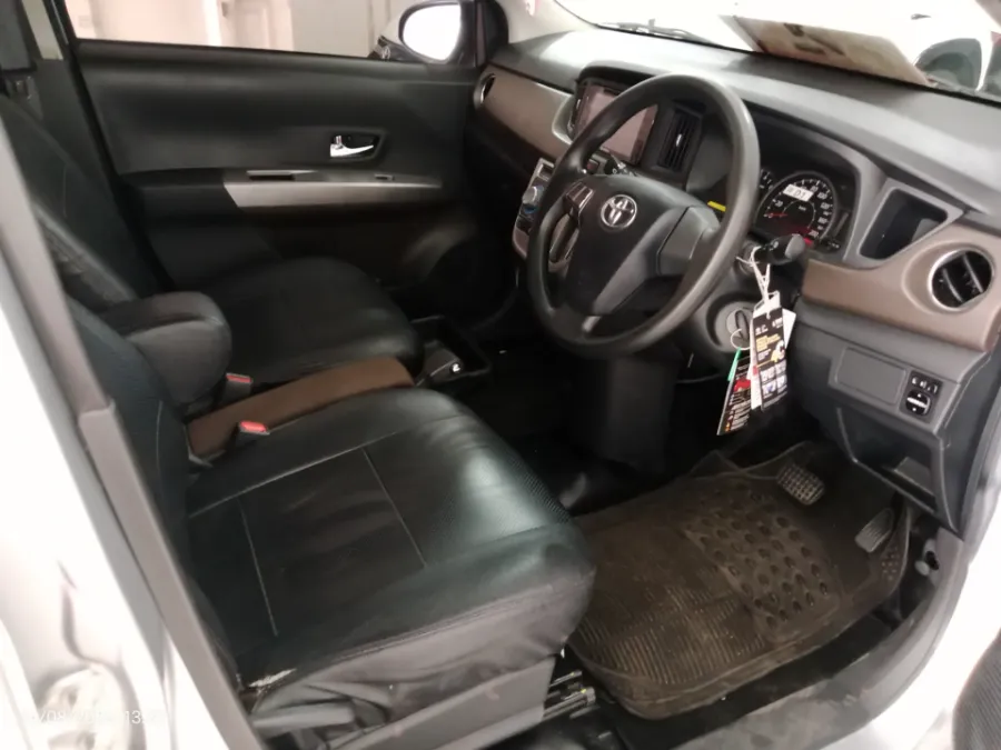 Foto Mobil Bekas Kabin Depan Toyota Calya 1.2 G tahun 2022