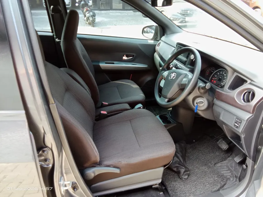 Foto Mobil Bekas Kabin Depan Toyota Calya 1.2 G tahun 2022