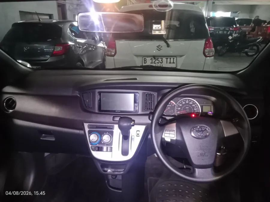 Foto Mobil Bekas Dashboard Toyota Calya 1.2 G tahun 2023
