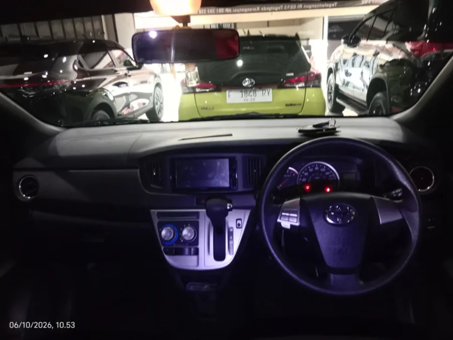 Foto Mobil Bekas Dashboard Toyota Calya 1.2 G tahun 2023