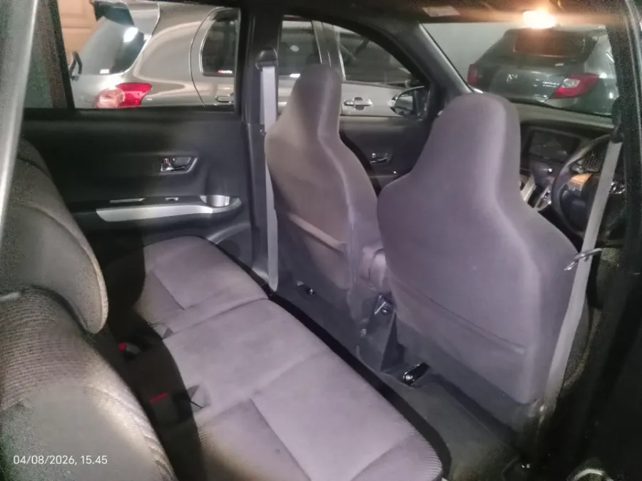 Foto Mobil Bekas Kabin Belakang Toyota Calya 1.2 G tahun 2023