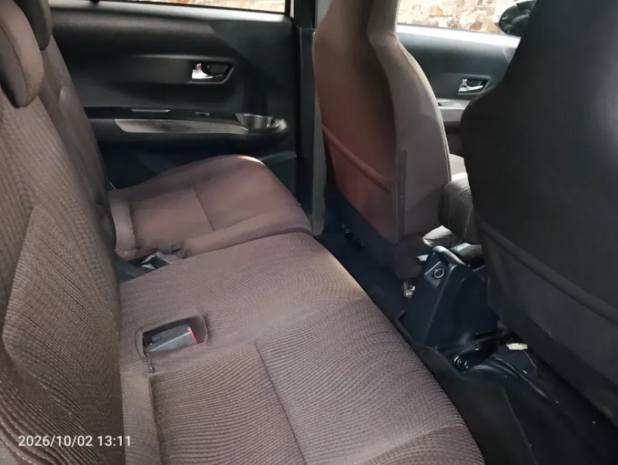 Foto Mobil Bekas Kabin Belakang Toyota Calya 1.2 G tahun 2023