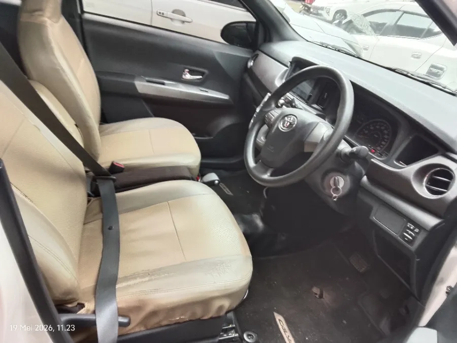 Foto Mobil Bekas Kabin Depan Toyota Calya 1.2 G tahun 2023