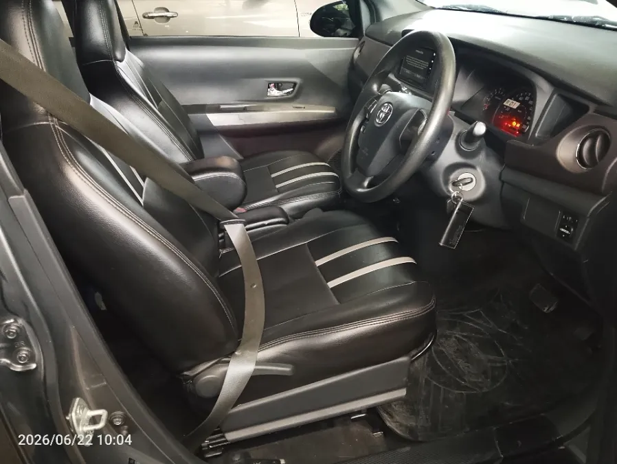 Foto Mobil Bekas Kabin Depan Toyota Calya 1.2 G tahun 2023