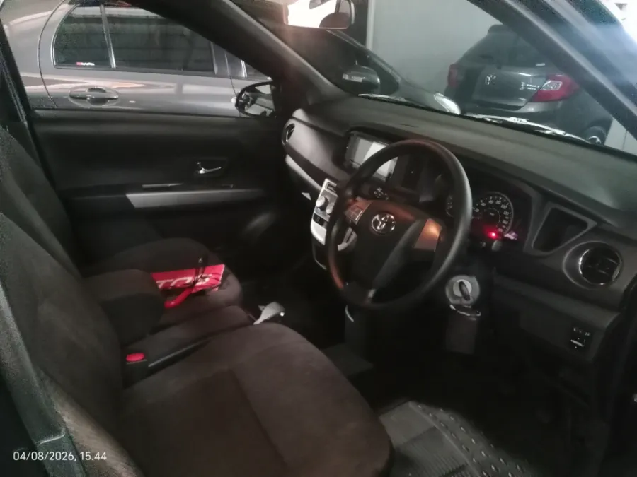 Foto Mobil Bekas Kabin Depan Toyota Calya 1.2 G tahun 2023