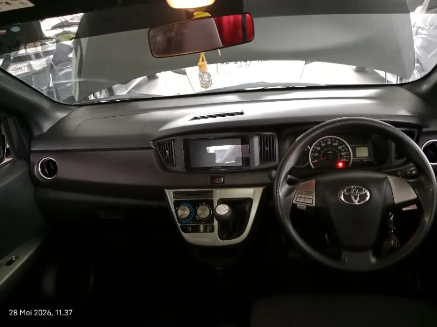 Foto Mobil Bekas Dashboard Toyota Calya 1.2 G tahun 2024