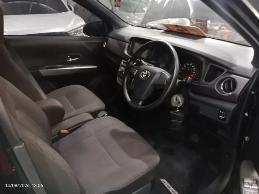 Foto Mobil Bekas Kabin Depan Toyota Calya 1.2 G tahun 2025