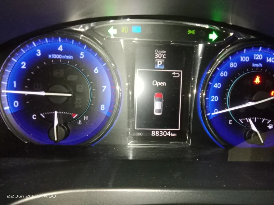 Foto Mobil Bekas Odometer Toyota Camry 2.5 G tahun 2017