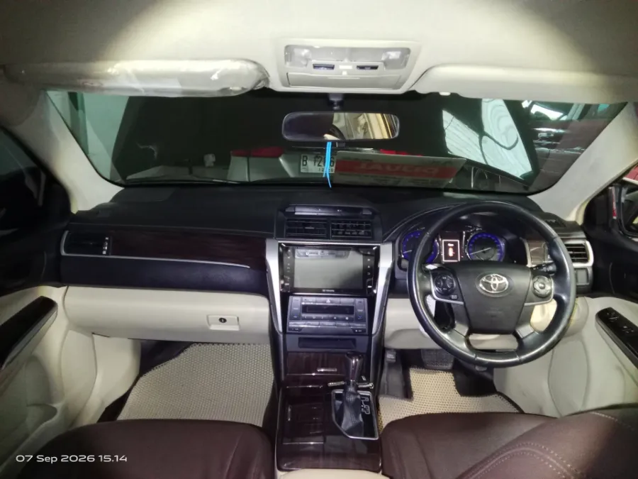 Foto Mobil Bekas Dashboard Toyota Camry 2.5 G tahun 2018