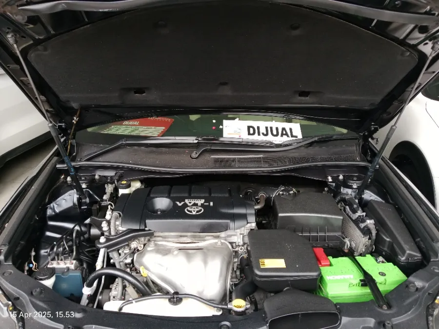 Foto Mobil Bekas Mesin Toyota Camry 2.5 V tahun 2015