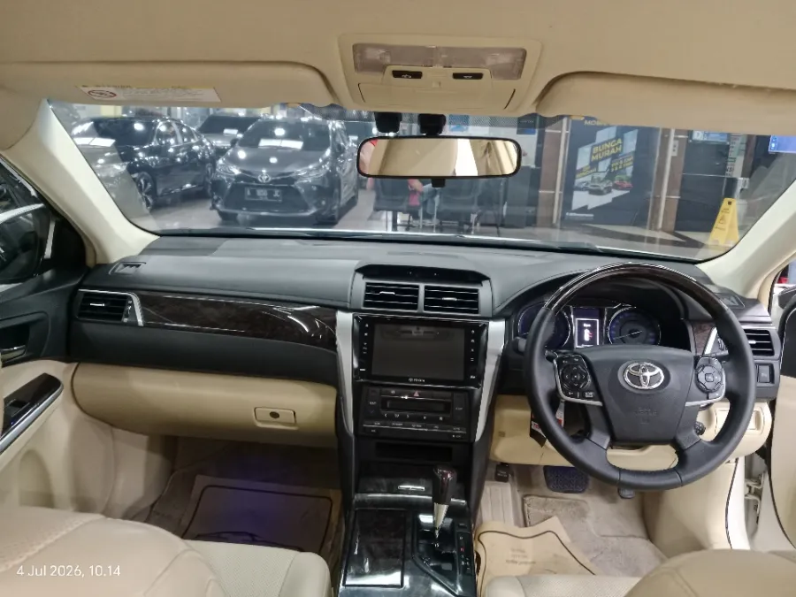 Foto Mobil Bekas Dashboard Toyota Camry 2.5 V tahun 2016