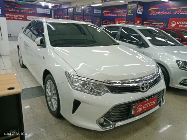 2016 Toyota Camry 2.5 V