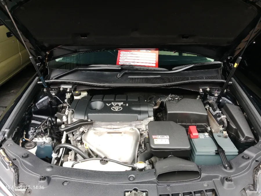 Foto Mobil Bekas Mesin Toyota Camry 2.5 V tahun 2016