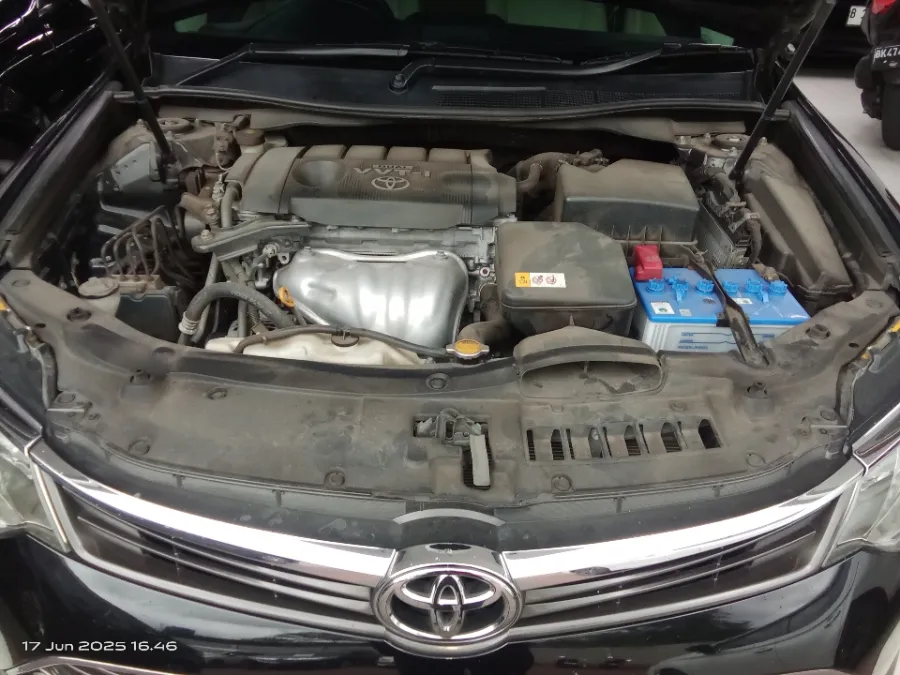 Foto Mobil Bekas Mesin Toyota Camry 2.5 V tahun 2016