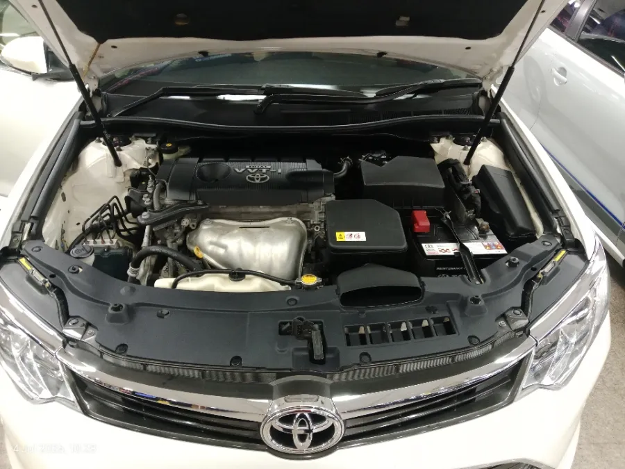 Foto Mobil Bekas Mesin Toyota Camry 2.5 V tahun 2016