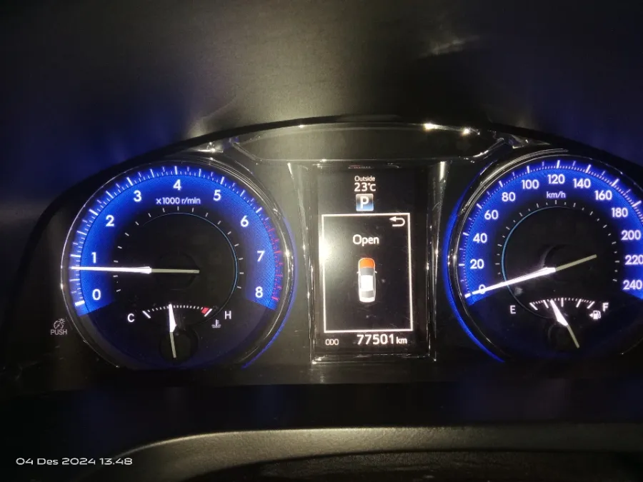 Foto Mobil Bekas Odometer Toyota Camry 2.5 V tahun 2016