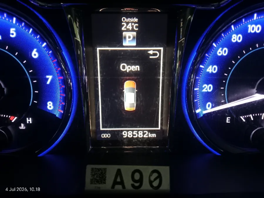 Foto Mobil Bekas Odometer Toyota Camry 2.5 V tahun 2016
