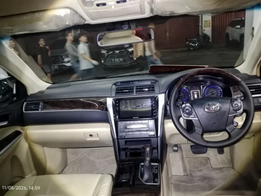Foto Mobil Bekas Dashboard Toyota Camry 2.5 V tahun 2017