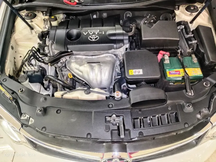 Foto Mobil Bekas Mesin Toyota Camry 2.5 V tahun 2017