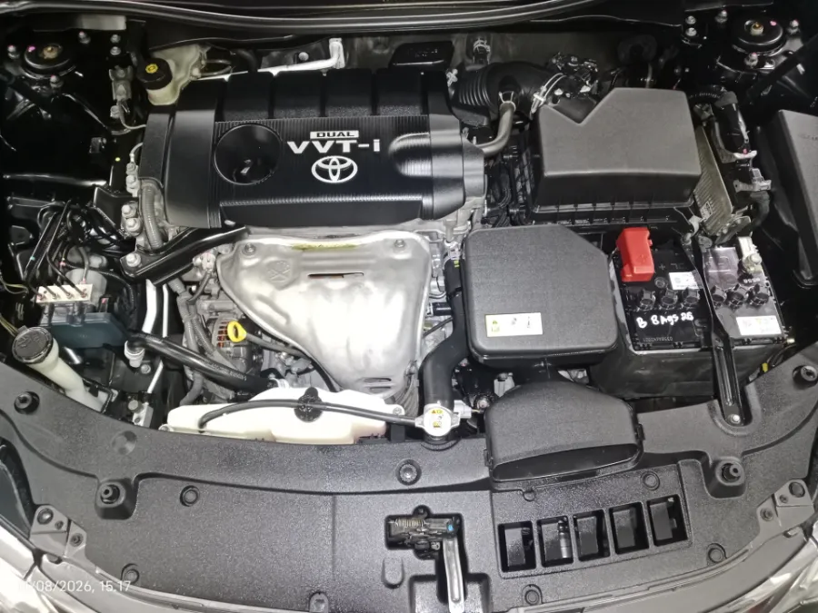 Foto Mobil Bekas Mesin Toyota Camry 2.5 V tahun 2017