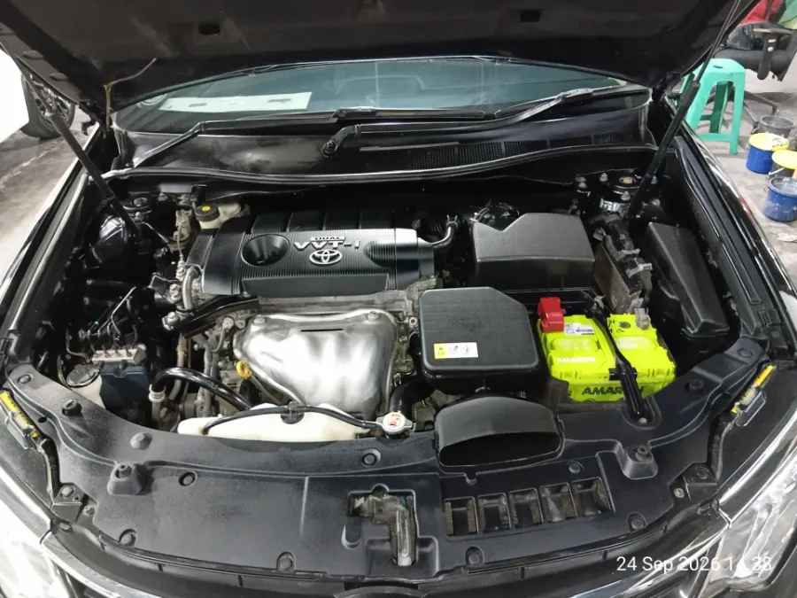 Foto Mobil Bekas Mesin Toyota Camry 2.5 V tahun 2017