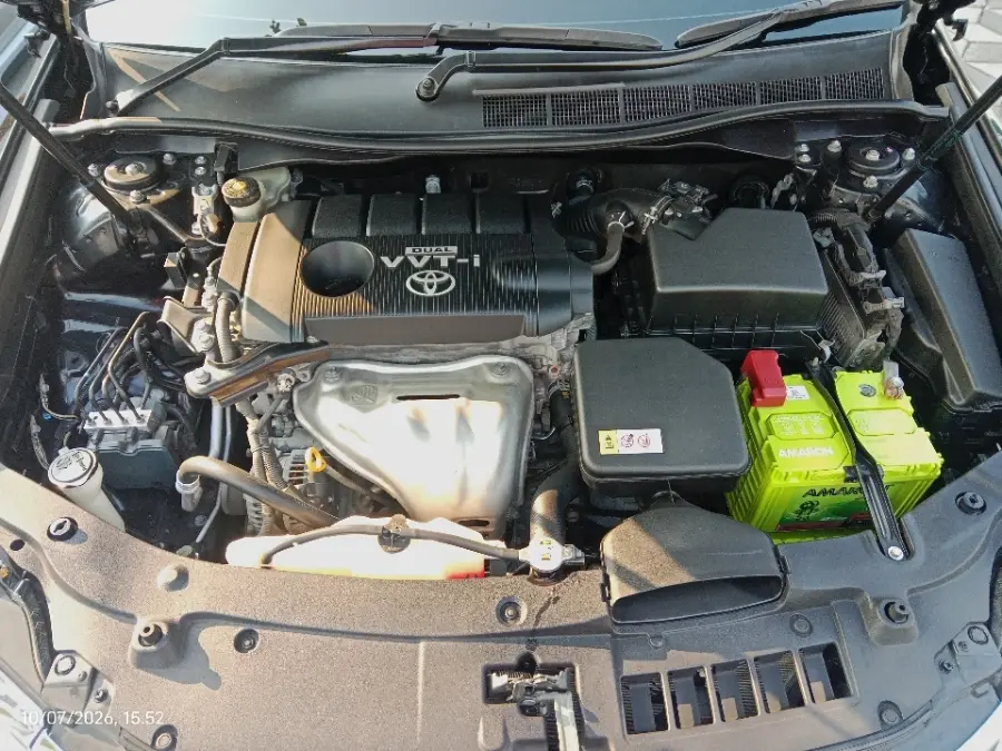 Foto Mobil Bekas Mesin Toyota Camry 2.5 V tahun 2018