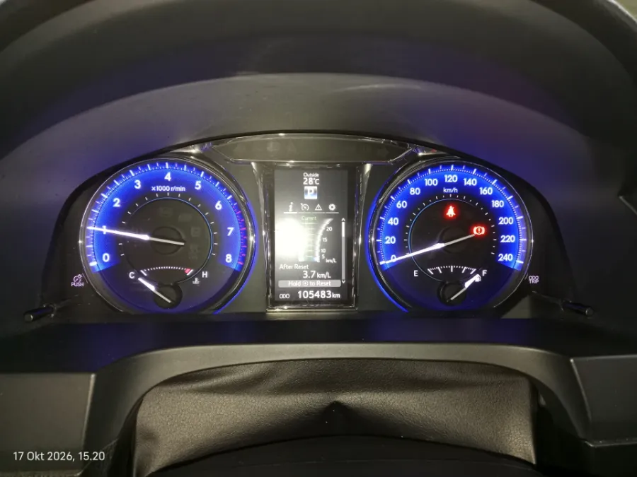 Foto Mobil Bekas Odometer Toyota Camry 2.5 V tahun 2018