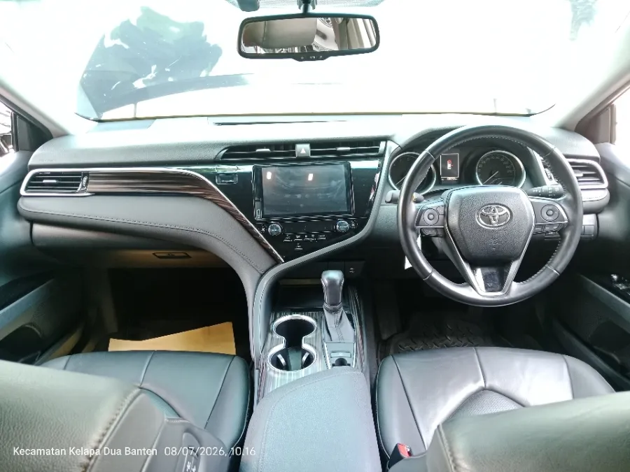 Foto Mobil Bekas Dashboard Toyota Camry 2.5 V tahun 2019