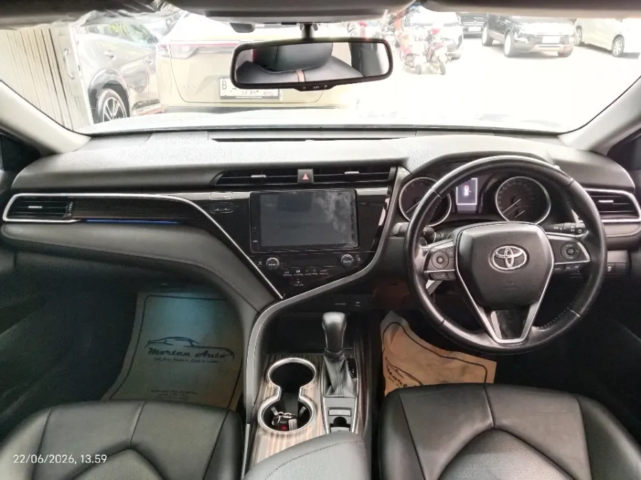 Foto Mobil Bekas Dashboard Toyota Camry 2.5 V tahun 2019