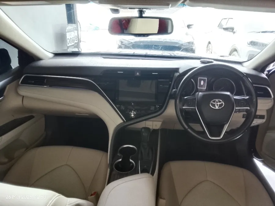 Foto Mobil Bekas Dashboard Toyota Camry 2.5 V tahun 2019