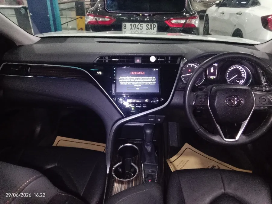 Foto Mobil Bekas Dashboard Toyota Camry 2.5 V tahun 2019
