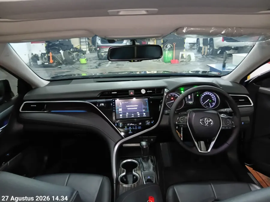 Foto Mobil Bekas Dashboard Toyota Camry 2.5 V tahun 2019