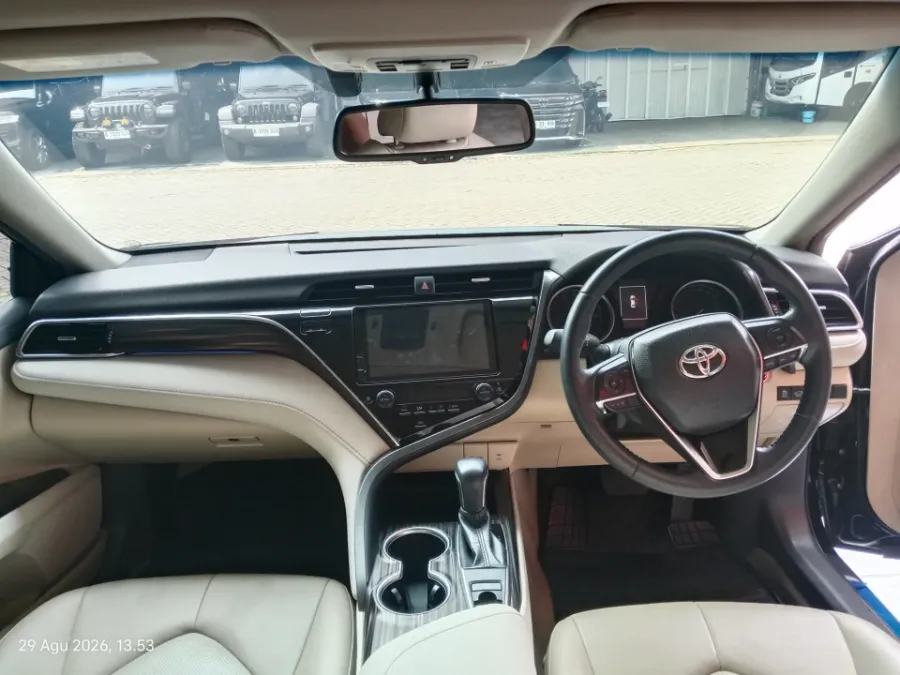 Foto Mobil Bekas Dashboard Toyota Camry 2.5 V tahun 2019