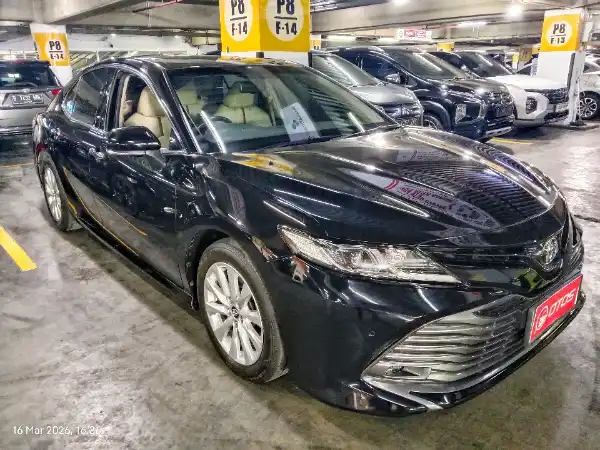 2019 Toyota Camry 2.5 V