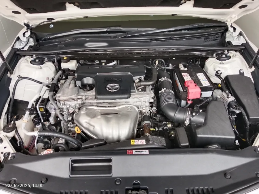 Foto Mobil Bekas Mesin Toyota Camry 2.5 V tahun 2019