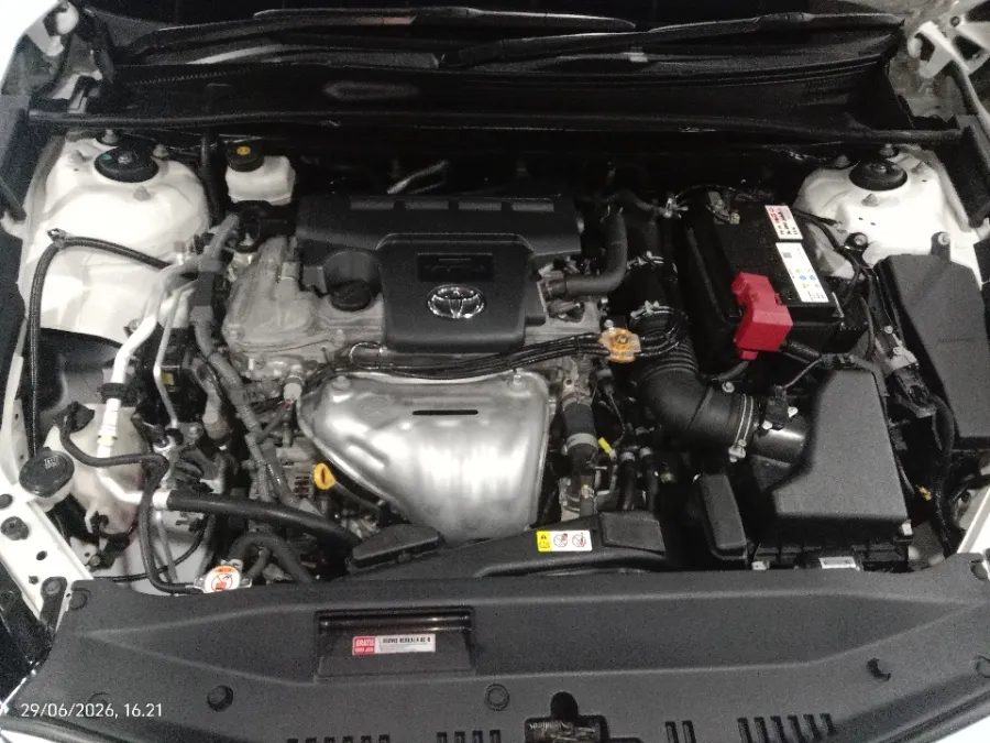 Foto Mobil Bekas Mesin Toyota Camry 2.5 V tahun 2019