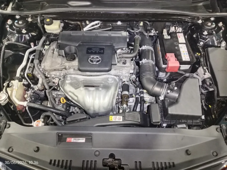 Foto Mobil Bekas Mesin Toyota Camry 2.5 V tahun 2019