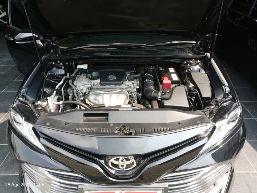 Foto Mobil Bekas Mesin Toyota Camry 2.5 V tahun 2019