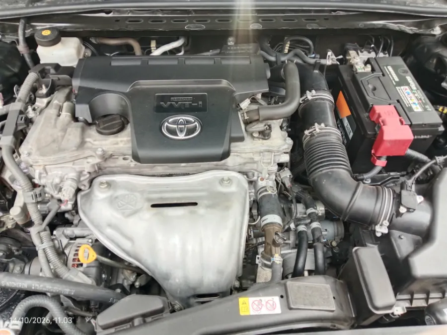 Foto Mobil Bekas Mesin Toyota Camry 2.5 V tahun 2019