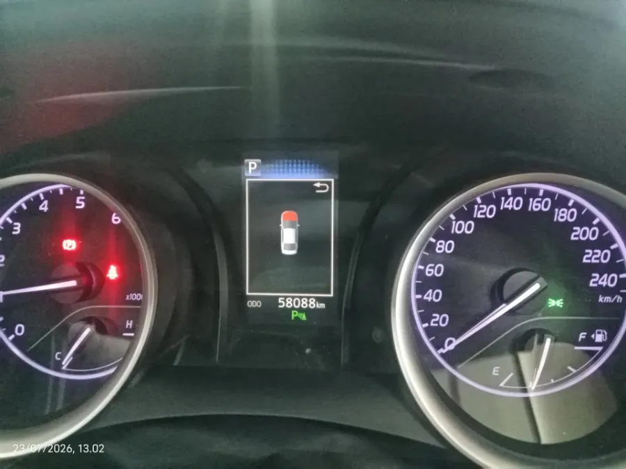 Foto Mobil Bekas Odometer Toyota Camry 2.5 V tahun 2019