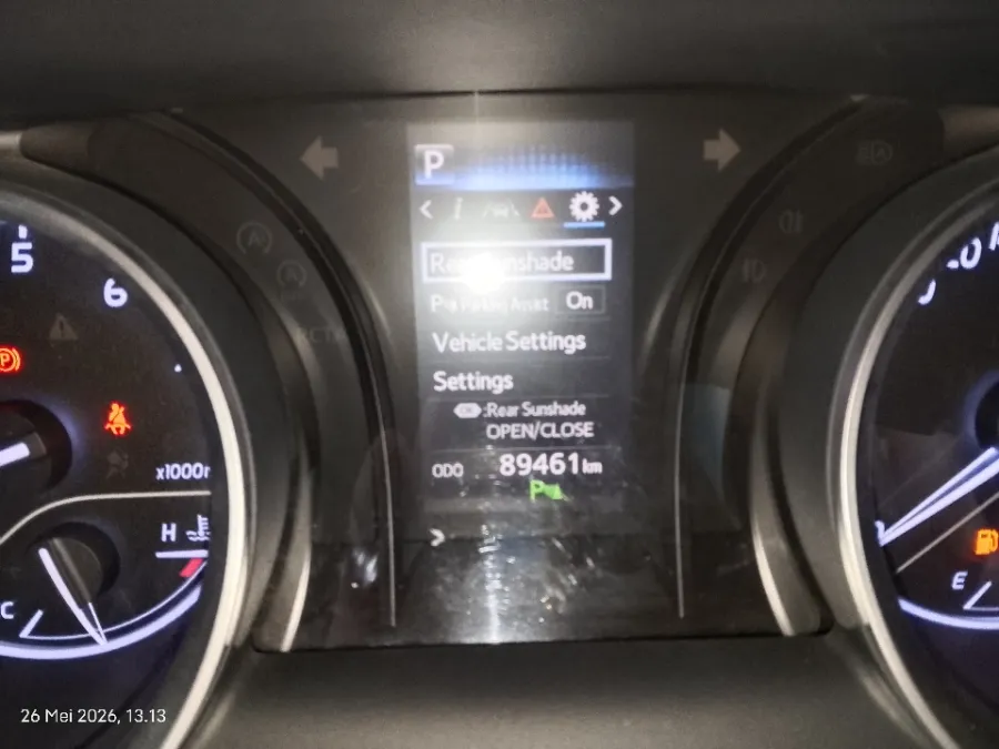 Foto Mobil Bekas Odometer Toyota Camry 2.5 V tahun 2019