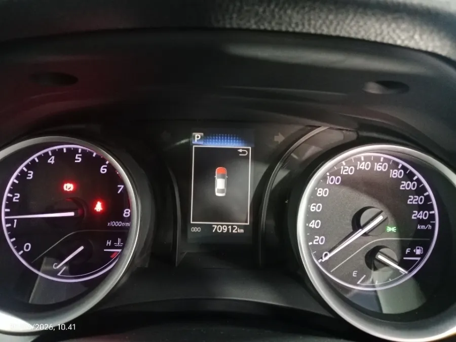 Foto Mobil Bekas Odometer Toyota Camry 2.5 V tahun 2019