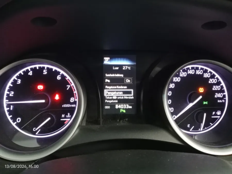 Foto Mobil Bekas Odometer Toyota Camry 2.5 V tahun 2019