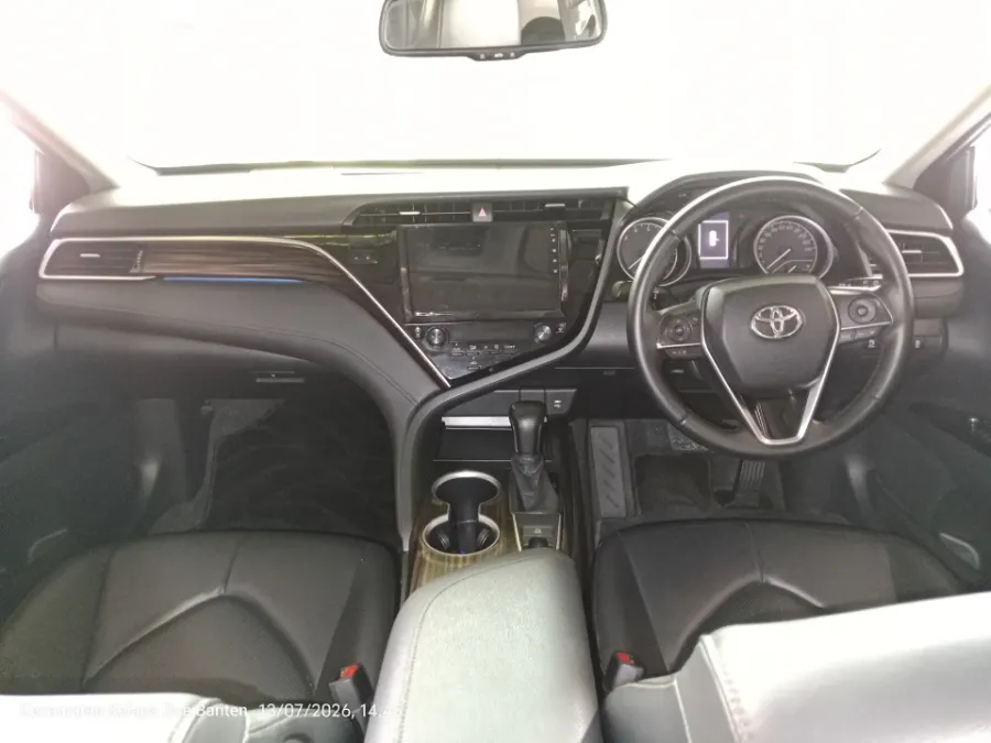Foto Mobil Bekas Dashboard Toyota Camry 2.5 V tahun 2020