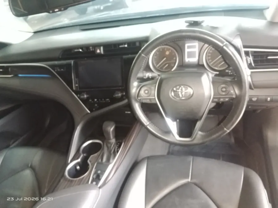 Foto Mobil Bekas Dashboard Toyota Camry 2.5 V tahun 2020